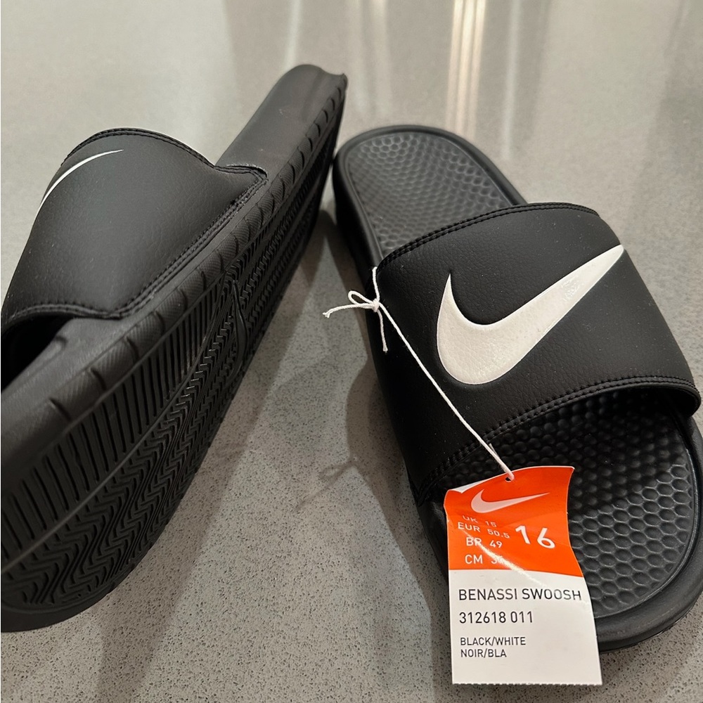 Nike Slide Sandals Men’s Size 16 NWT. Benassi Swoosh
